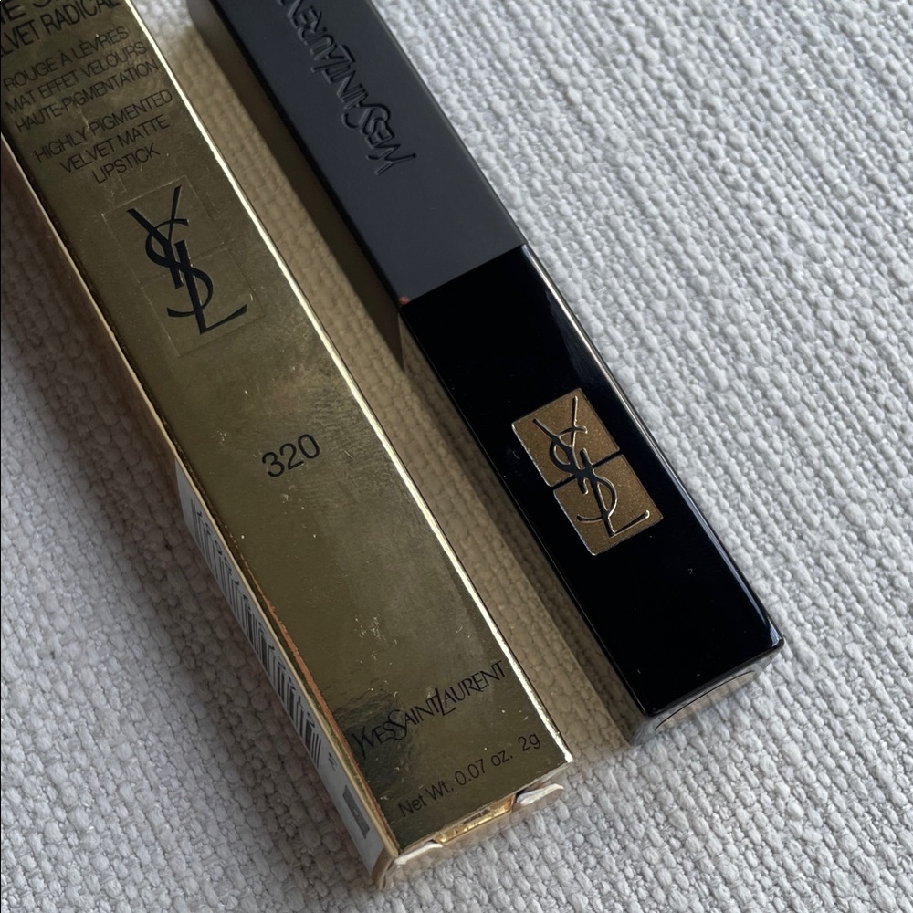 Yves Saint Laurent Slim Velvet Radical Lipstick - 320 scorching brown - Picture 3 of 12